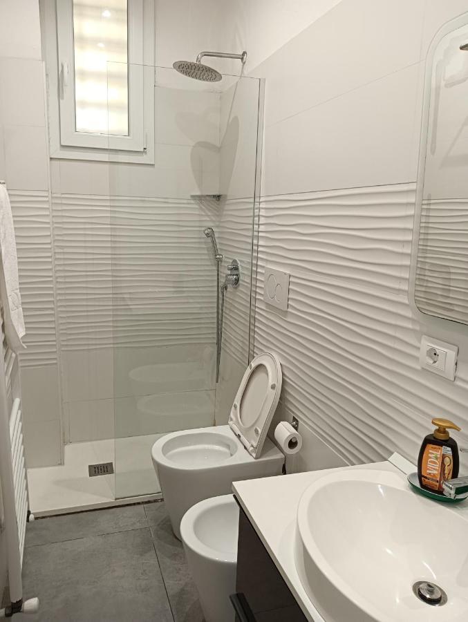 B&B Fiera Station Rooms Bolonia Exterior foto